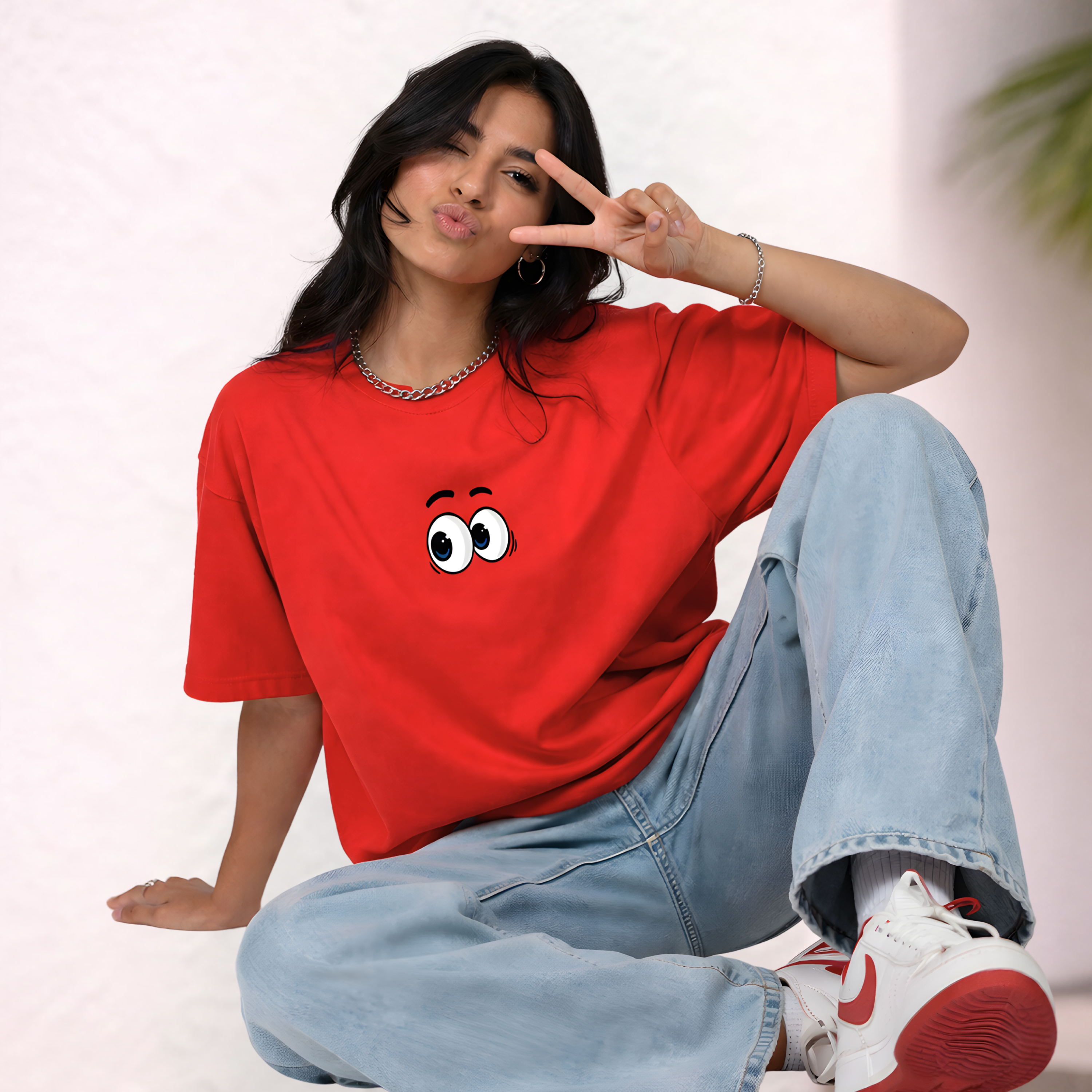Curious Eye - Red Oversize T-shirt